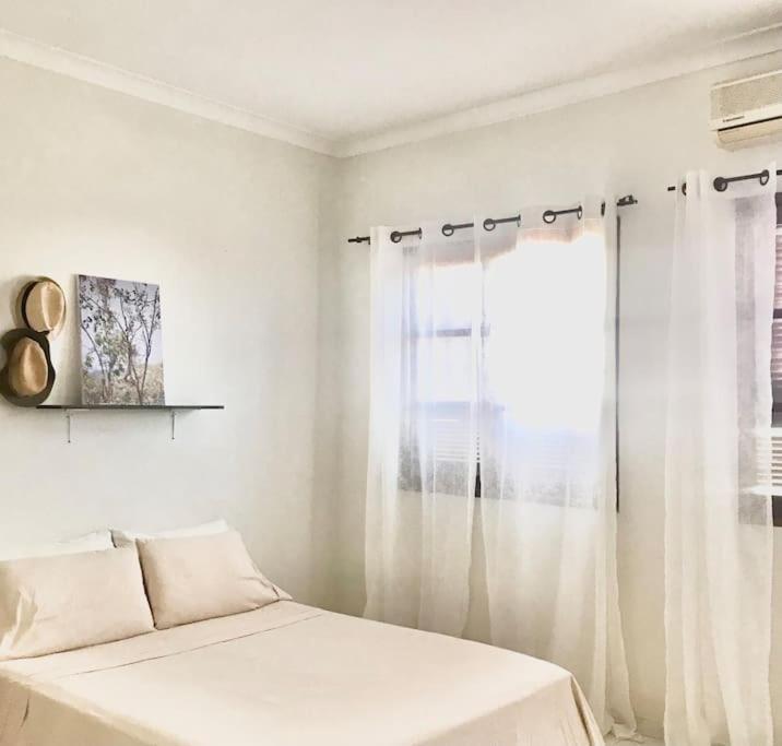 Syds Beach House Прайя Экстерьер фото